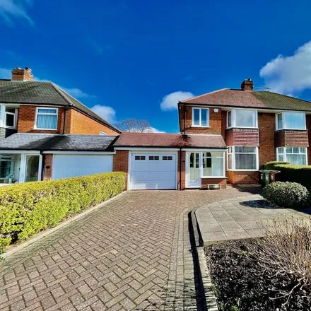 Rent this 3 bed duplex on Windsor Drive in Ulverley Green, B92 8HS