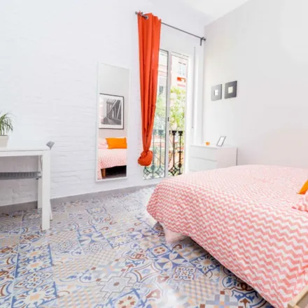 Rent this 5 bed room on Carrer del Comte d'Altea in 37, 46005 Valencia