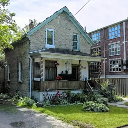 Image 1 - 49 Union Street East, Waterloo, ON N2J 1C2, Canada - Room for rent