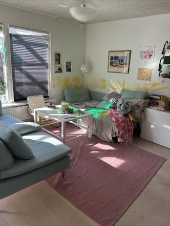 Rent this 1 bed room on Henriksbergsvägen 94 in 136 67 Handen, Sweden