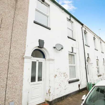 Rent this 3 bed townhouse on Augusta Street in Cardiff, CF24 0HE