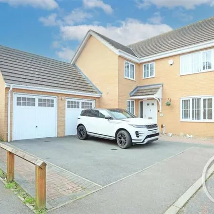 Buy this 5 bed house on Pinebanks in Lowestoft, NR32 2QA