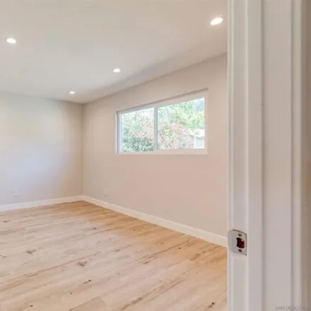 Image 8 - 8059 Teesdale Avenue, Los Angeles, CA 91605, USA - House for sale