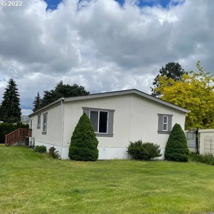 Buy this 3 bed house on 2049 North Middle Shore in Portland, OR 97217