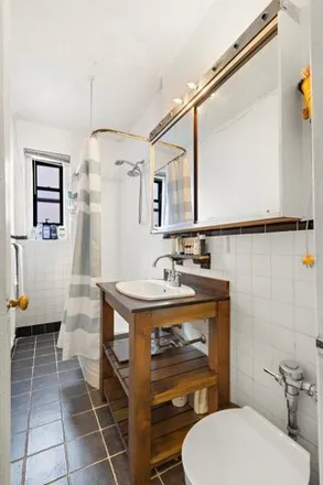 Image 6 - 402 East 74th Street, New York, NY 10021, USA - Apartment for sale