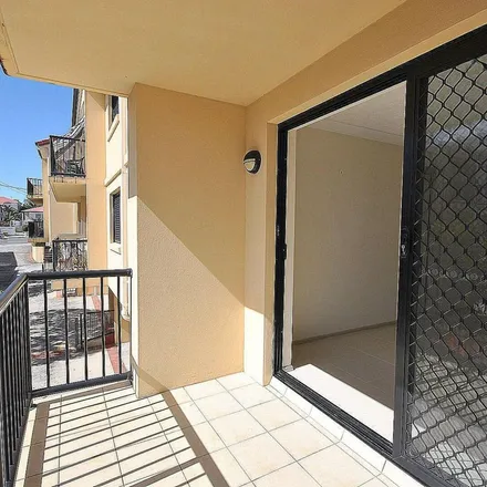 Image 2 - 5-9 Lloyd Street, Southport QLD 4215, Australia - Apartment for rent