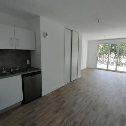 Rent this 2 bed apartment on 9 Rue de l'Horloge in 35000 Rennes, France