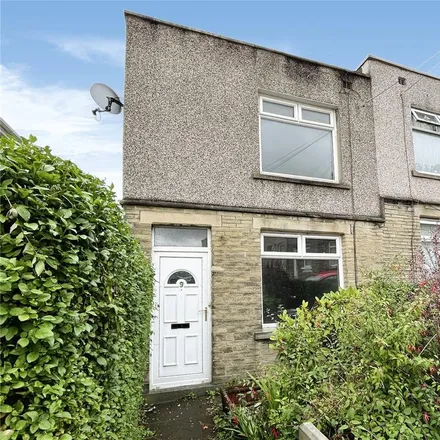 Rent this 2 bed house on 9 Castle Avenue in Rastrick, HD6 3HT
