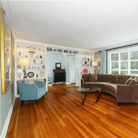 Image 4 - 1069 Pinebrook Boulevard, White Birches, City of New Rochelle, NY 10804, USA - House for sale