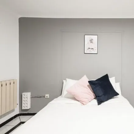 Rent this 11 bed room on Madrid in Calle de la Colegiata, 9