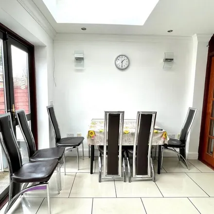 Image 3 - The Vale, Childs Hill, London, NW11 8SJ, United Kingdom - Duplex for rent