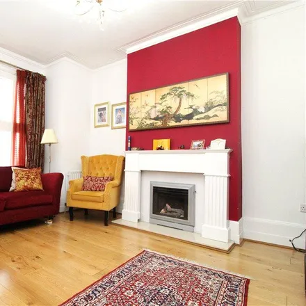 Rent this 2 bed apartment on Hathaway Road in London, CR0 2TQ