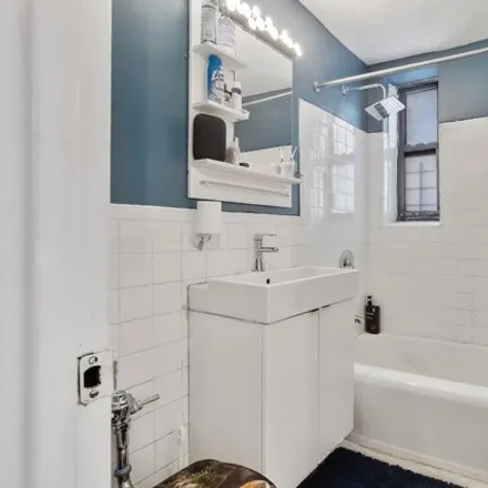 Image 3 - 2860 Bailey Avenue, New York, NY 10463, USA - Apartment for sale