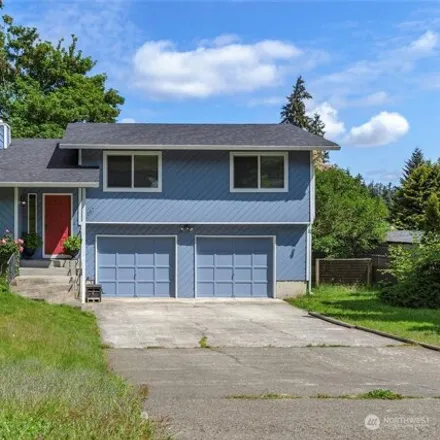 Buy this 3 bed house on 207 28th Avenue Southeast in Puyallup, WA 98374