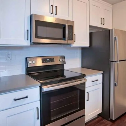 Rent this 2 bed apartment on University of Pennsylvania in Schuylkill Avenue, Philadelphia