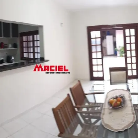 Buy this 3 bed house on Rua José Aparecido Lobo - Colino in Cidade Morumbi, São José dos Campos - SP