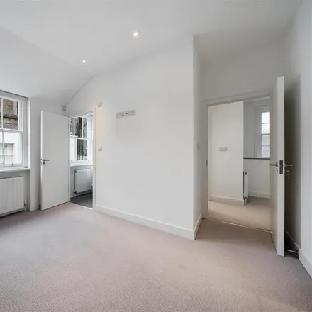 Image 6 - 52a Bathurst Mews, London, W2 2SB, United Kingdom - House for rent