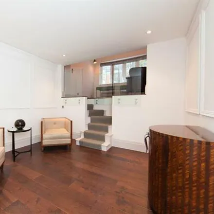 Image 5 - 22 Sedlescombe Road, London, SW6 1RB, United Kingdom - House for sale