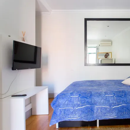 Rent this 5 bed room on CC Cópia in Rua José Falcão 34-A, 1170-193 Lisbon