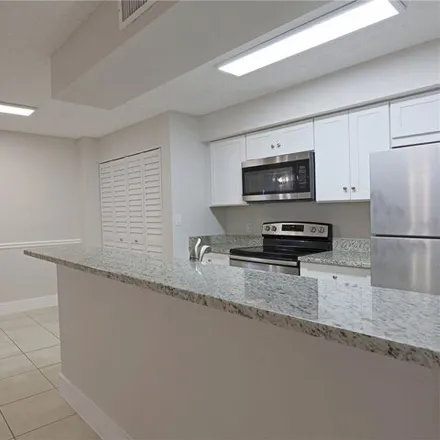 Image 7 - 5399 Summerlin Road, Fort Myers, FL 33919, USA - Condo for rent
