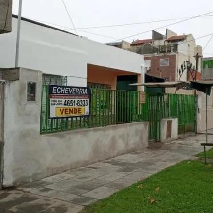 Buy this 2 bed house on General Madariaga 2165 in Partido de La Matanza, B1754 BYQ San Justo