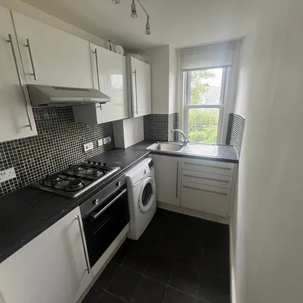 Image 4 - Gibson Terrace, Dundee, DD4 7AF, United Kingdom - Apartment for rent