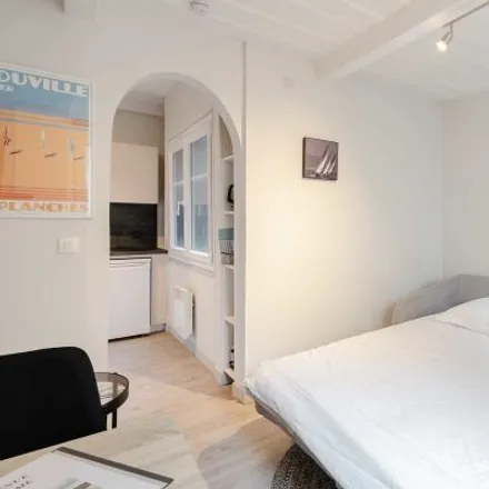 Rent this studio apartment on 3 z Passage Vigne in 14360 Trouville-sur-Mer, France