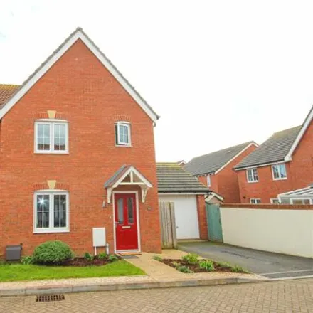 Buy this 3 bed duplex on Kingfisher Close in Seaton, EX12 2FN