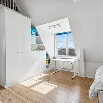 Rent this 3 bed apartment on Jutulveien 14 in 0852 Oslo, Norway