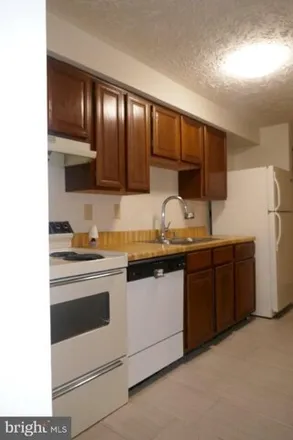 Image 7 - 12401 Hickory Tree Way, Germantown, MD 20874, USA - Condo for sale