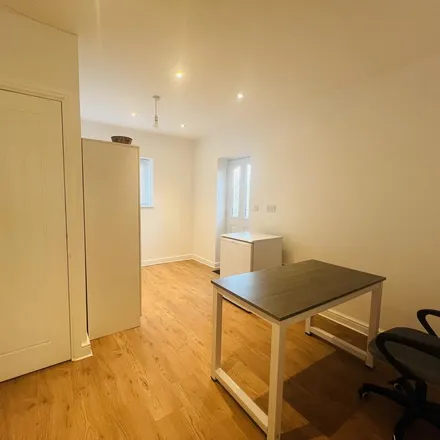 Rent this 1 bed room on 110 Boundary Road in Beeston, NG9 2QZ