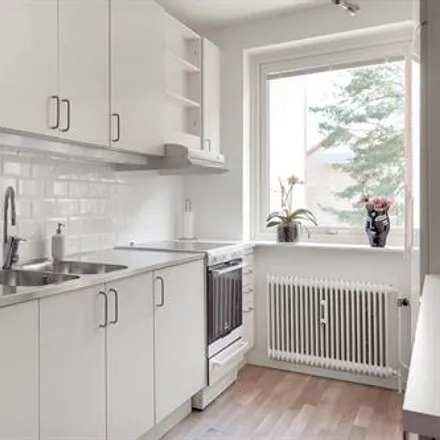 Rent this 3 bed condo on Vårmånadsgatan 7A in 415 43 Gothenburg, Sweden