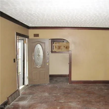 Image 3 - 2798 West 105th Street, Cleveland, OH 44102, USA - House for sale