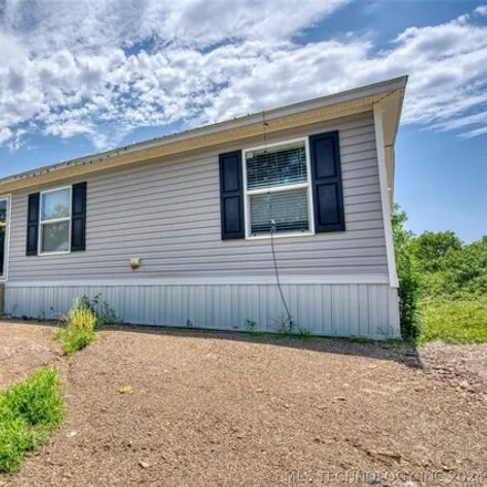 Buy this studio apartment on 110628 Cliff Drive in Sequoyah County, OK 74936