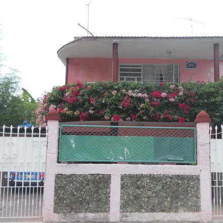 Rent this 3 bed house on Cojímar