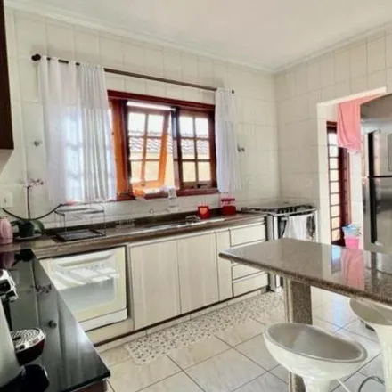 Buy this 3 bed house on Rua Pedro Loschi in Centro, Vinhedo - SP