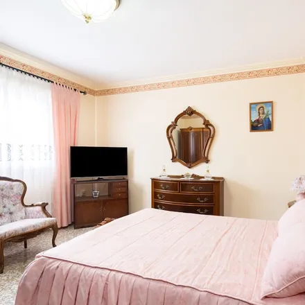 Rent this 4 bed house on La Victoria in Carretera General del Norte, 38379 La Victoria de Acentejo