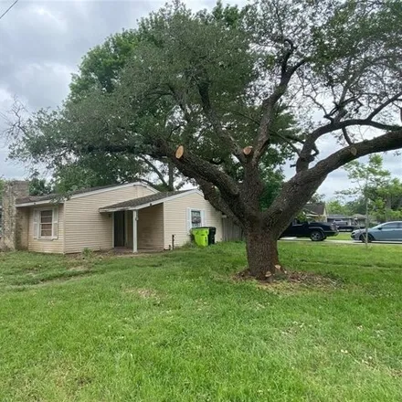 Buy this 4 bed house on 1258 Dyer Avenue in Rosenberg, TX 77471