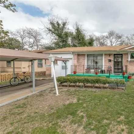 Buy this 3 bed house on 531 East Ledbetter Drive in Dallas, TX 75217