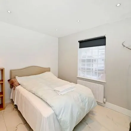 Image 4 - Eaton Mews North, London, SW1X 8LJ, United Kingdom - Apartment for rent