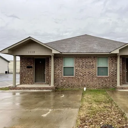 Buy this studio house on 1112 Gum St in Conway, Arkansas