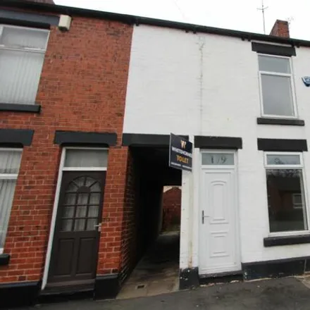 Rent this 2 bed townhouse on Lancing Road in Sheffield, S2 4EX