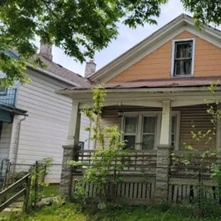 Buy this 3 bed house on 1133 West Washington Street in Milwaukee, WI 53204