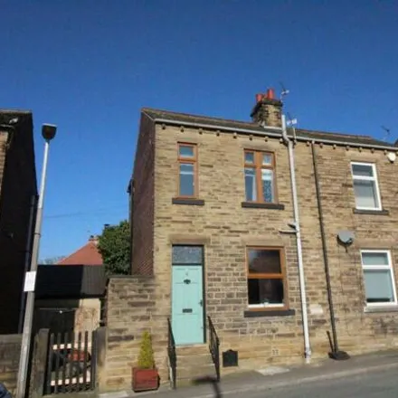 Rent this 2 bed duplex on Low Lane in Birstall, WF17 9HG