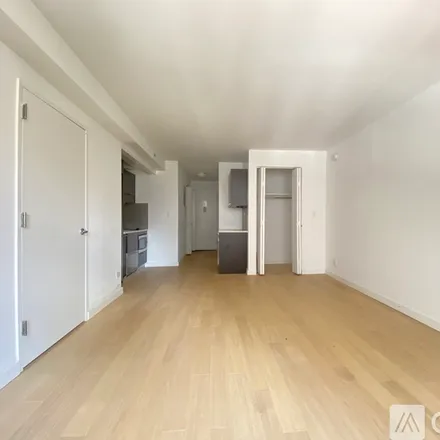 Rent this studio apartment on E 39th St Tunnel Exit St