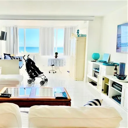 Image 2 - Carriage Club North, 5005 Collins Avenue, Miami Beach, FL 33140, USA - Condo for rent