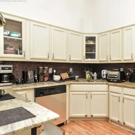 Image 3 - 323 Linden St, Mahwah, New Jersey, 07430 - Condo for sale