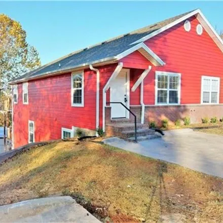 Buy this studio house on 2473 North Brophy Circle in Fayetteville, AR 72703