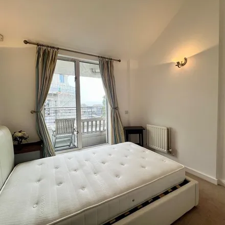 Image 2 - Dean Court Hotel, 57 Inverness Terrace, London, W2 3LD, United Kingdom - Apartment for rent