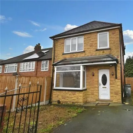 Buy this 3 bed house on Grovehall Avenue in Leeds, LS11 7EX